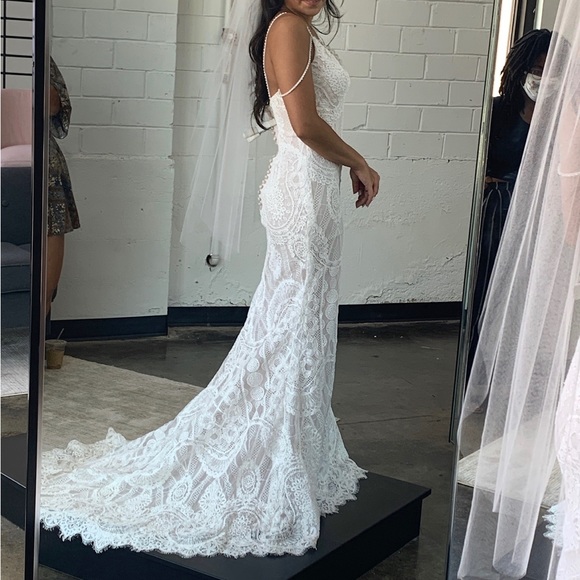 *NEVER WORN OR ALTERED Wedding dress - Picture 1 of 5
